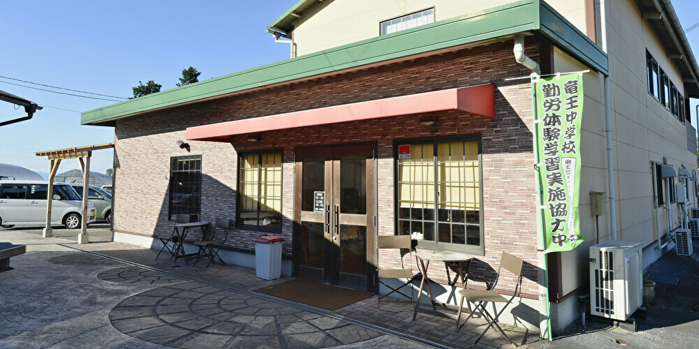photo1