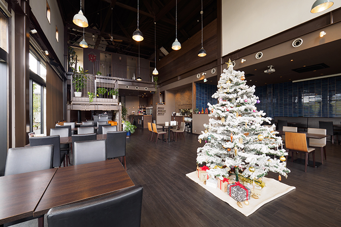 クリスマス 開放的な空間で料理が楽しめるダイニングカフェ Cafe Dining Loop 滋賀県のグルメ 滋賀がもっと好きになる おでかけmoa Web フリーペーパー
